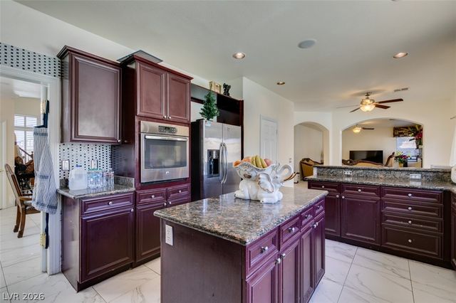 10 Gulf Pines Avenue, Las Vegas, NV 89148