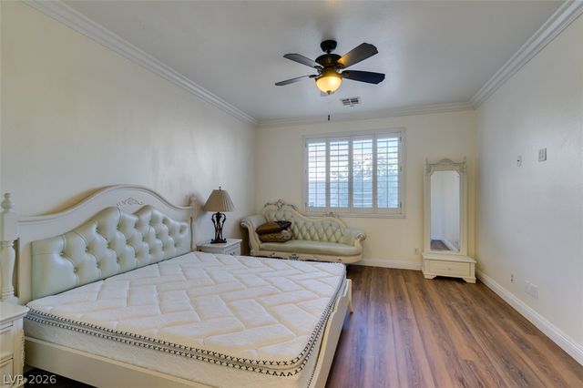 10 Gulf Pines Avenue, Las Vegas, NV 89148