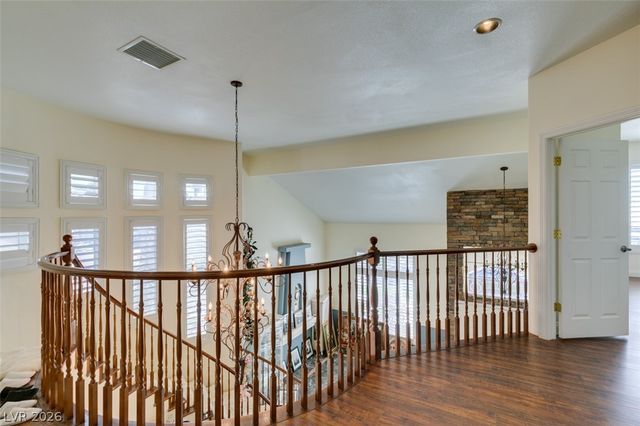 10 Gulf Pines Avenue, Las Vegas, NV 89148