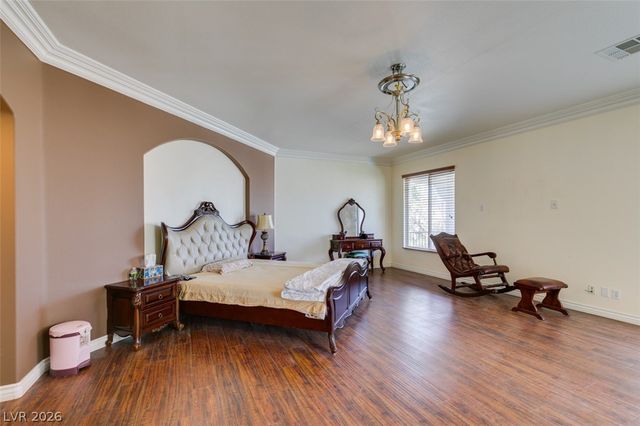 10 Gulf Pines Avenue, Las Vegas, NV 89148