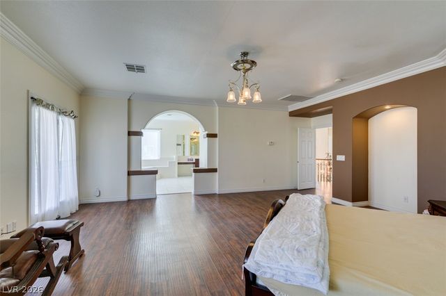 10 Gulf Pines Avenue, Las Vegas, NV 89148