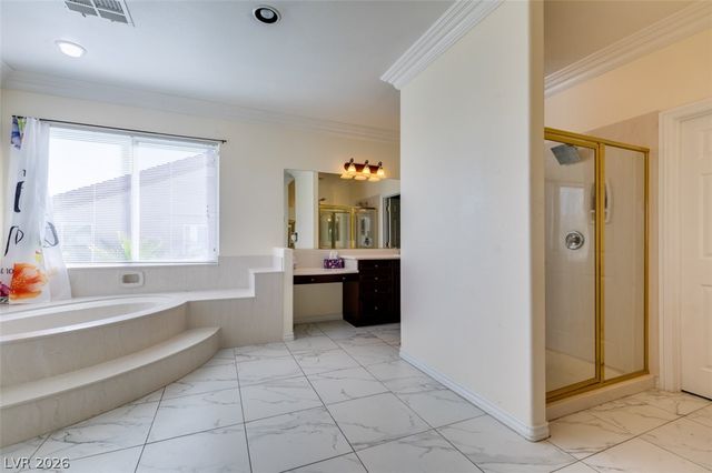 10 Gulf Pines Avenue, Las Vegas, NV 89148