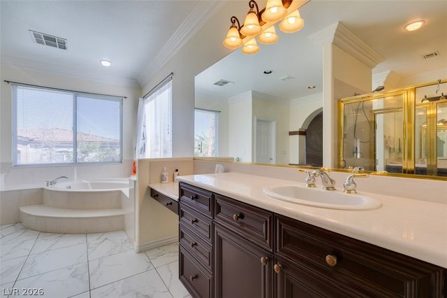 10 Gulf Pines Avenue, Las Vegas, NV 89148