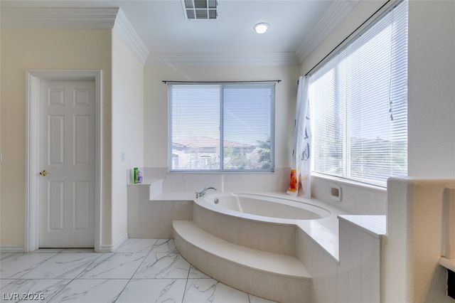 10 Gulf Pines Avenue, Las Vegas, NV 89148