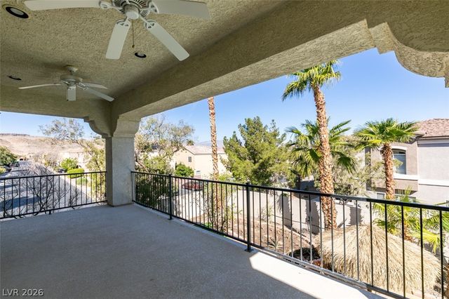 10 Gulf Pines Avenue, Las Vegas, NV 89148