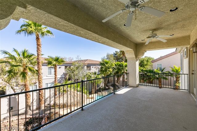 10 Gulf Pines Avenue, Las Vegas, NV 89148