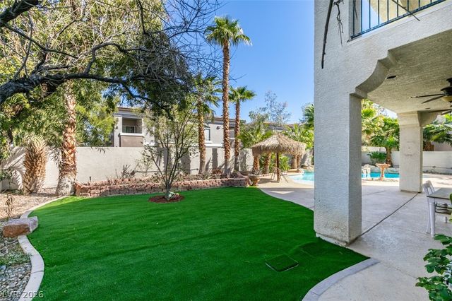 10 Gulf Pines Avenue, Las Vegas, NV 89148