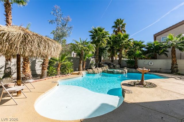 10 Gulf Pines Avenue, Las Vegas, NV 89148