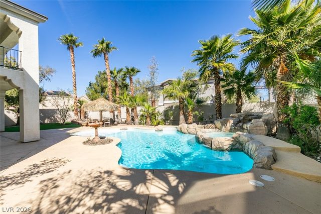 10 Gulf Pines Avenue, Las Vegas, NV 89148