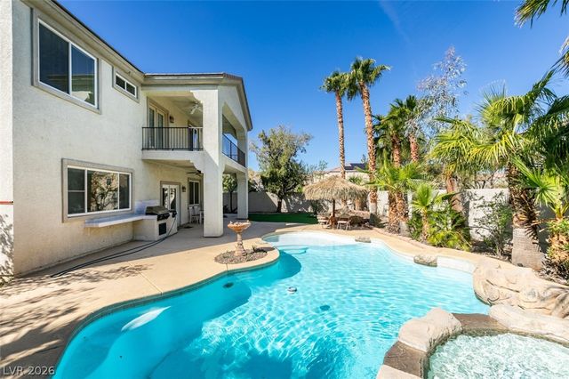 10 Gulf Pines Avenue, Las Vegas, NV 89148