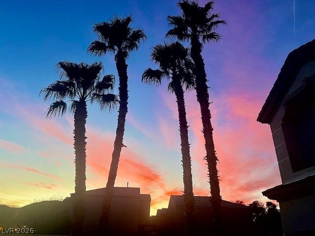 10 Gulf Pines Avenue, Las Vegas, NV 89148