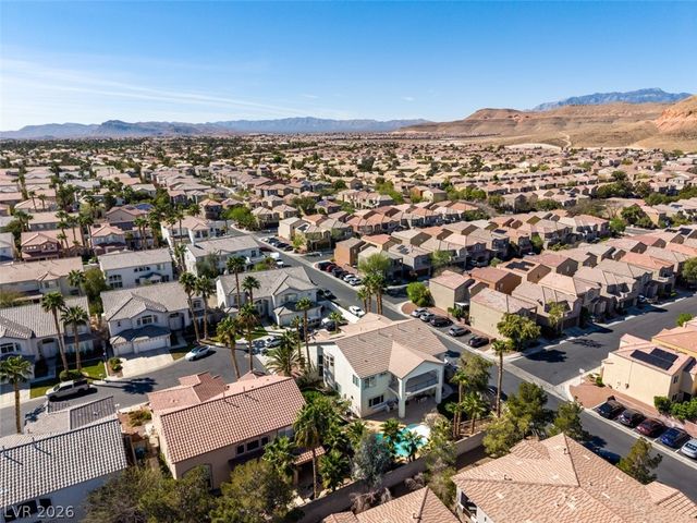 10 Gulf Pines Avenue, Las Vegas, NV 89148