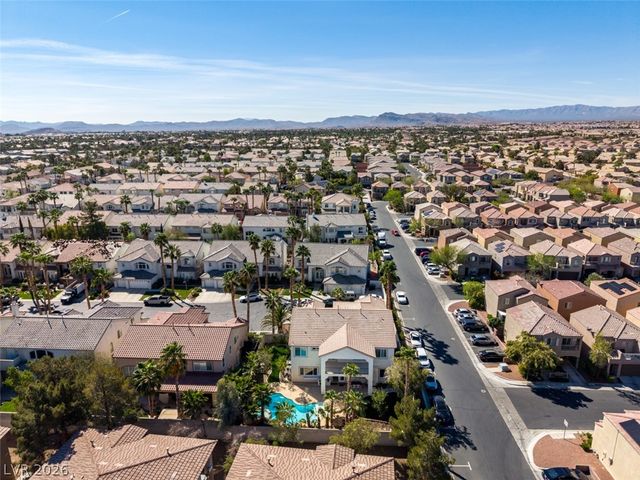 10 Gulf Pines Avenue, Las Vegas, NV 89148