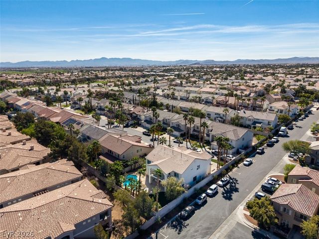 10 Gulf Pines Avenue, Las Vegas, NV 89148