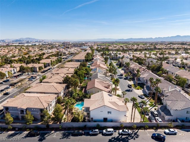 10 Gulf Pines Avenue, Las Vegas, NV 89148