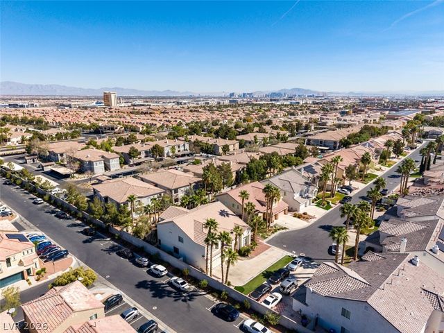 10 Gulf Pines Avenue, Las Vegas, NV 89148