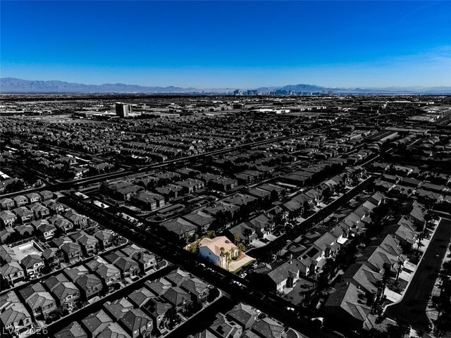 10 Gulf Pines Avenue, Las Vegas, NV 89148