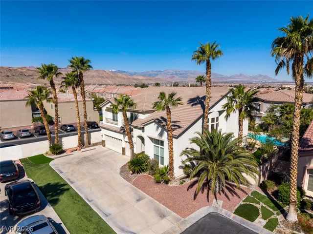 10 Gulf Pines Avenue, Las Vegas, NV 89148