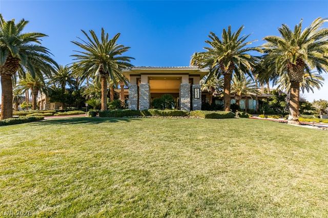 10 Gulf Pines Avenue, Las Vegas, NV 89148