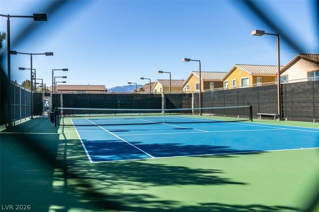 10 Gulf Pines Avenue, Las Vegas, NV 89148