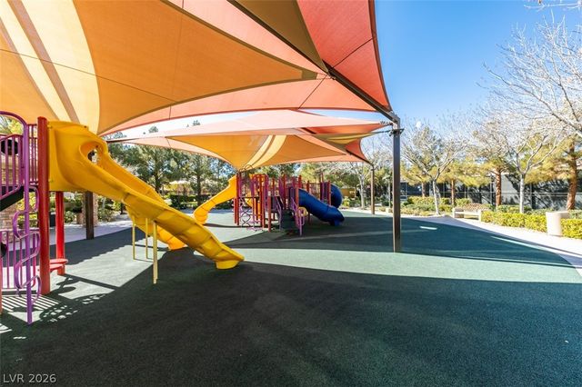 10 Gulf Pines Avenue, Las Vegas, NV 89148