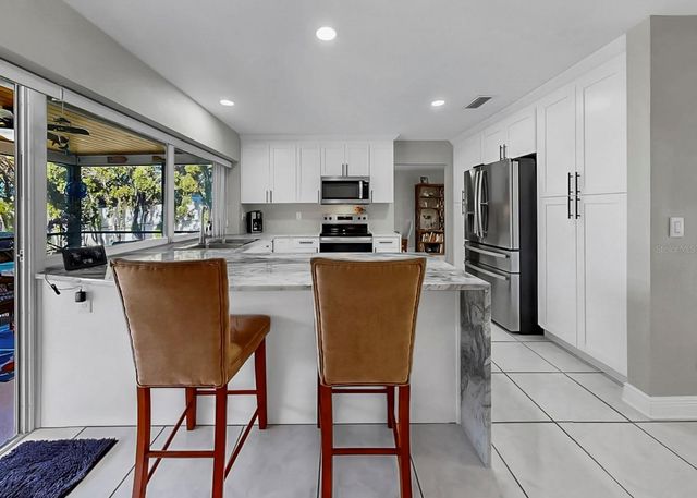 6508 SOLITAIRE PALM WAY, Apollo Beach, FL 33572