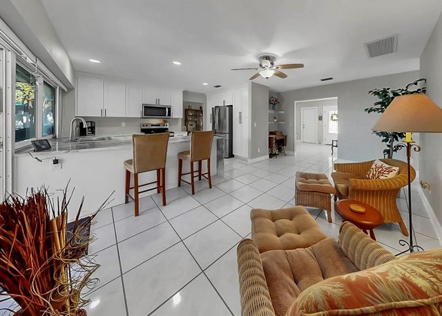 6508 SOLITAIRE PALM WAY, Apollo Beach, FL 33572