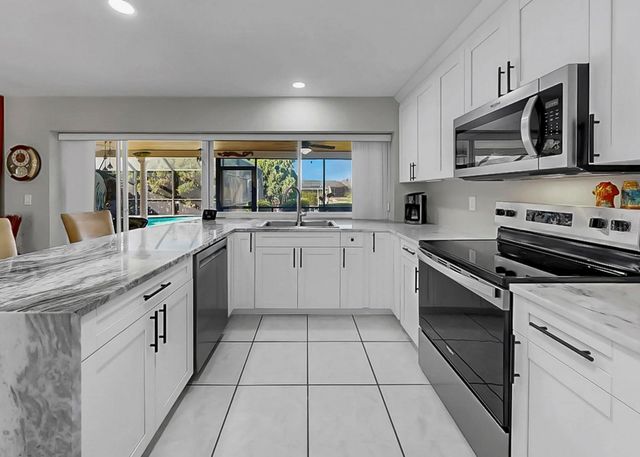 6508 SOLITAIRE PALM WAY, Apollo Beach, FL 33572