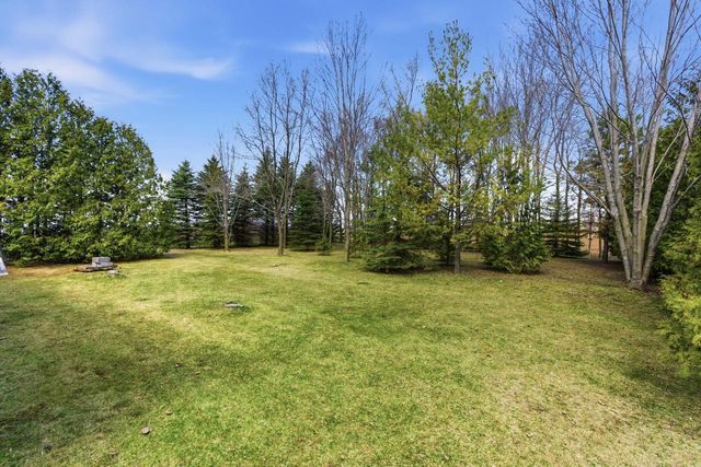 N9415 Sexton ROAD, Elkhart Lake, WI 53020