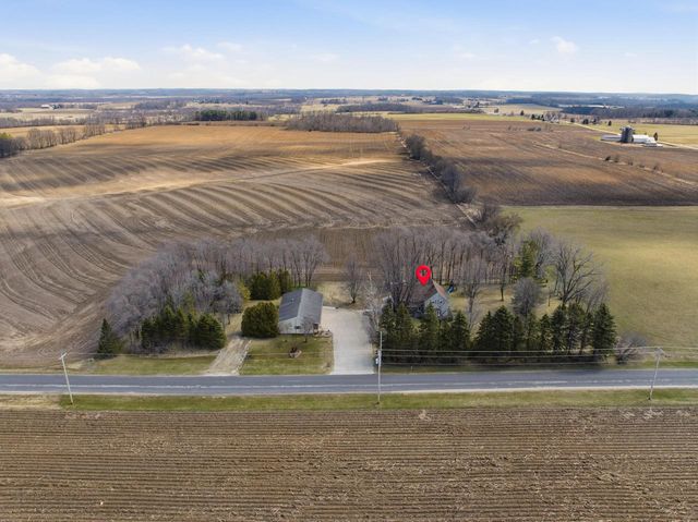 N9415 Sexton ROAD, Elkhart Lake, WI 53020