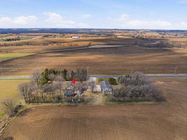 N9415 Sexton ROAD, Elkhart Lake, WI 53020