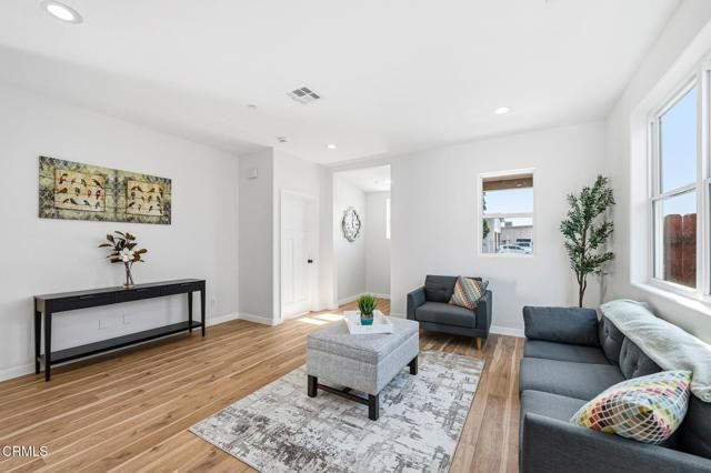 1131 W 2nd Street, Oxnard, CA 93030