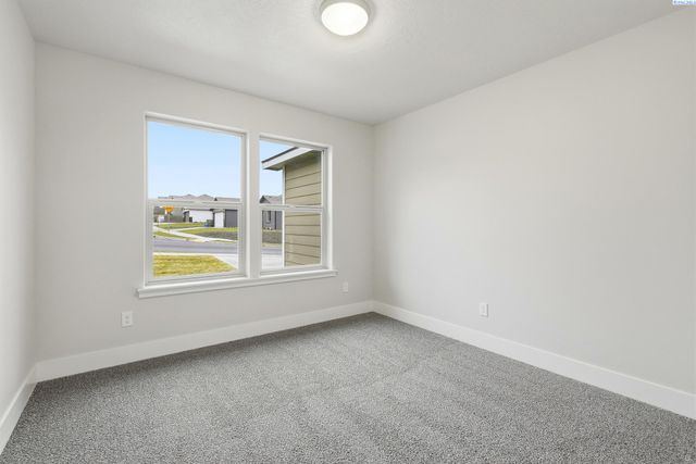 2888 S Roosevelt St, Kennewick, WA 99338