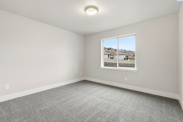 2888 S Roosevelt St, Kennewick, WA 99338