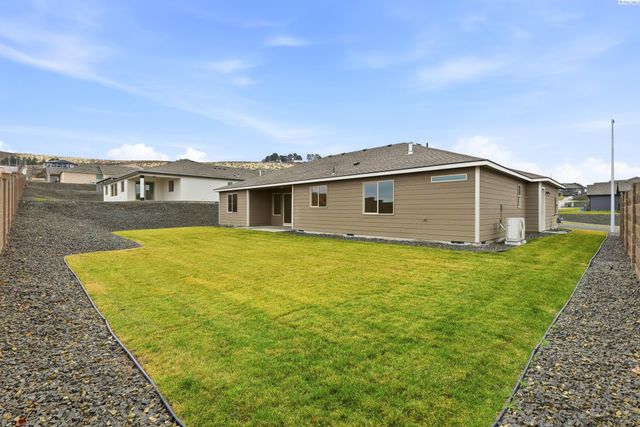 2888 S Roosevelt St, Kennewick, WA 99338