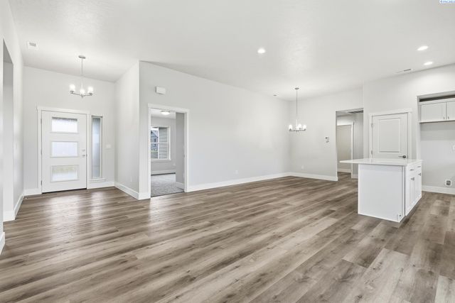 2888 S Roosevelt St, Kennewick, WA 99338