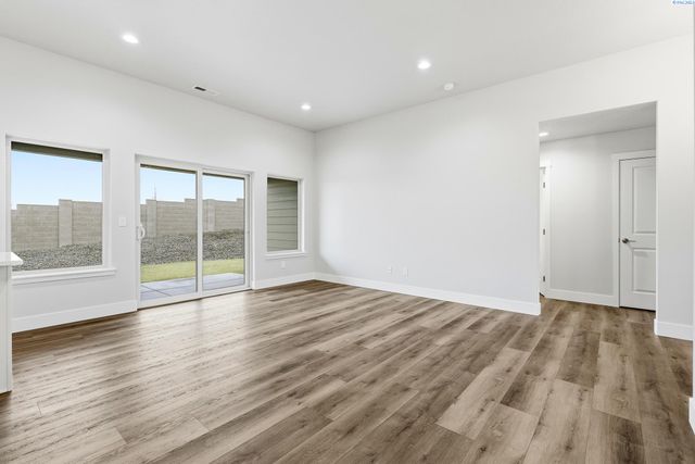 2888 S Roosevelt St, Kennewick, WA 99338