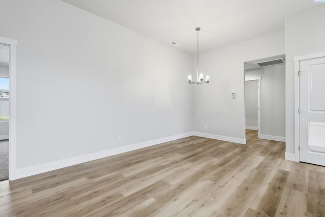 2888 S Roosevelt St, Kennewick, WA 99338