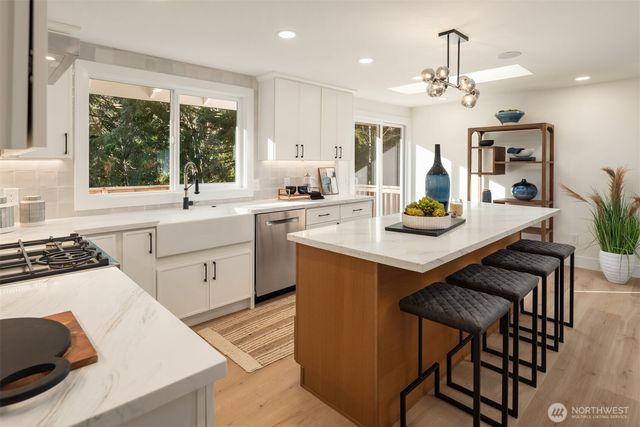 27313 NE 53rd Street, Redmond, WA 98053