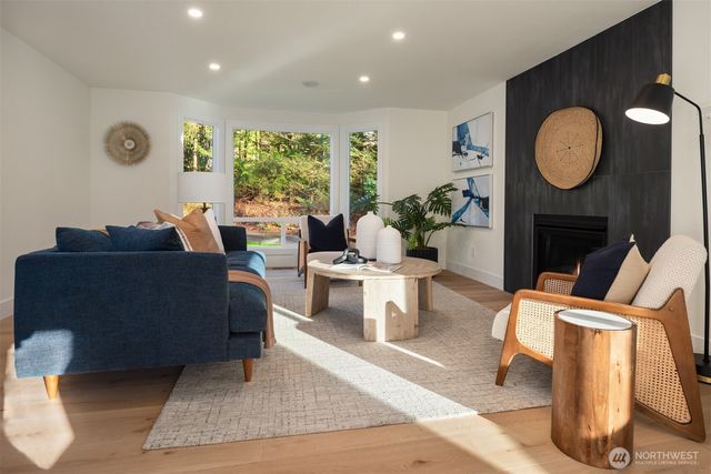 27313 NE 53rd Street, Redmond, WA 98053