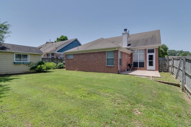 2806 MISTY VALLEY DR, Memphis, TN 38002