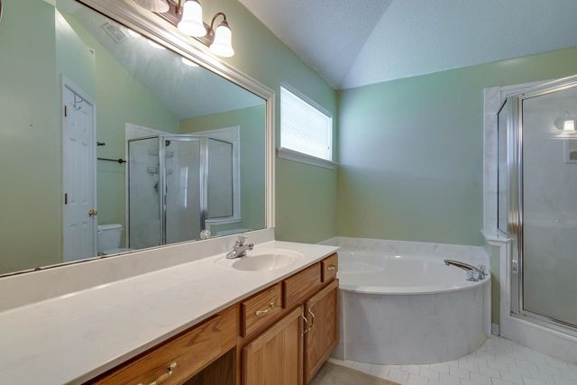 2806 MISTY VALLEY DR, Memphis, TN 38002
