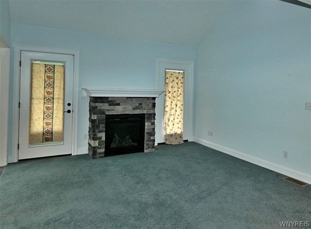 6385 Boston State Road 28, Hamburg, NY 14075