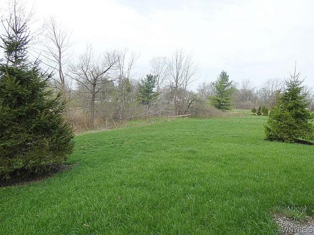 6385 Boston State Road 28, Hamburg, NY 14075