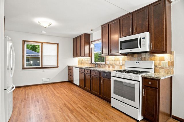125 Hackberry Hill, Orono, MN 55356