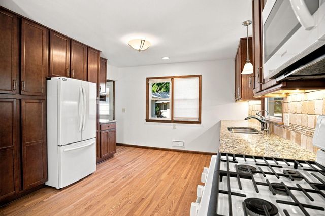 125 Hackberry Hill, Orono, MN 55356