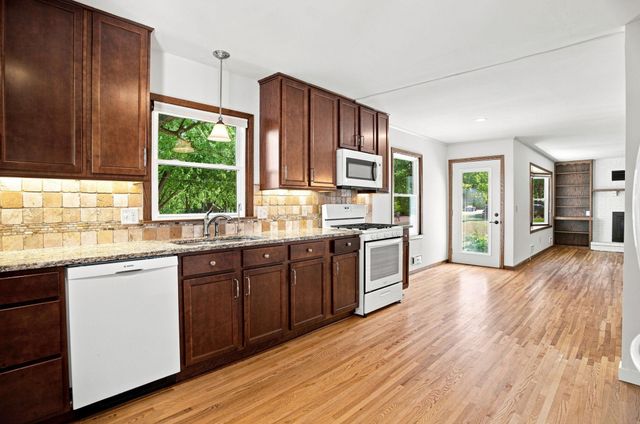 125 Hackberry Hill, Orono, MN 55356