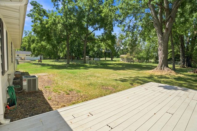 125 Hackberry Hill, Orono, MN 55356