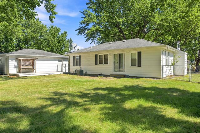 125 Hackberry Hill, Orono, MN 55356