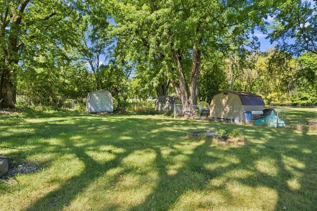 125 Hackberry Hill, Orono, MN 55356